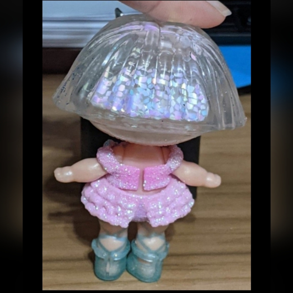 L.O.L. Surprise! Glitter Globe Winter Disco - Picture 3 of 9
